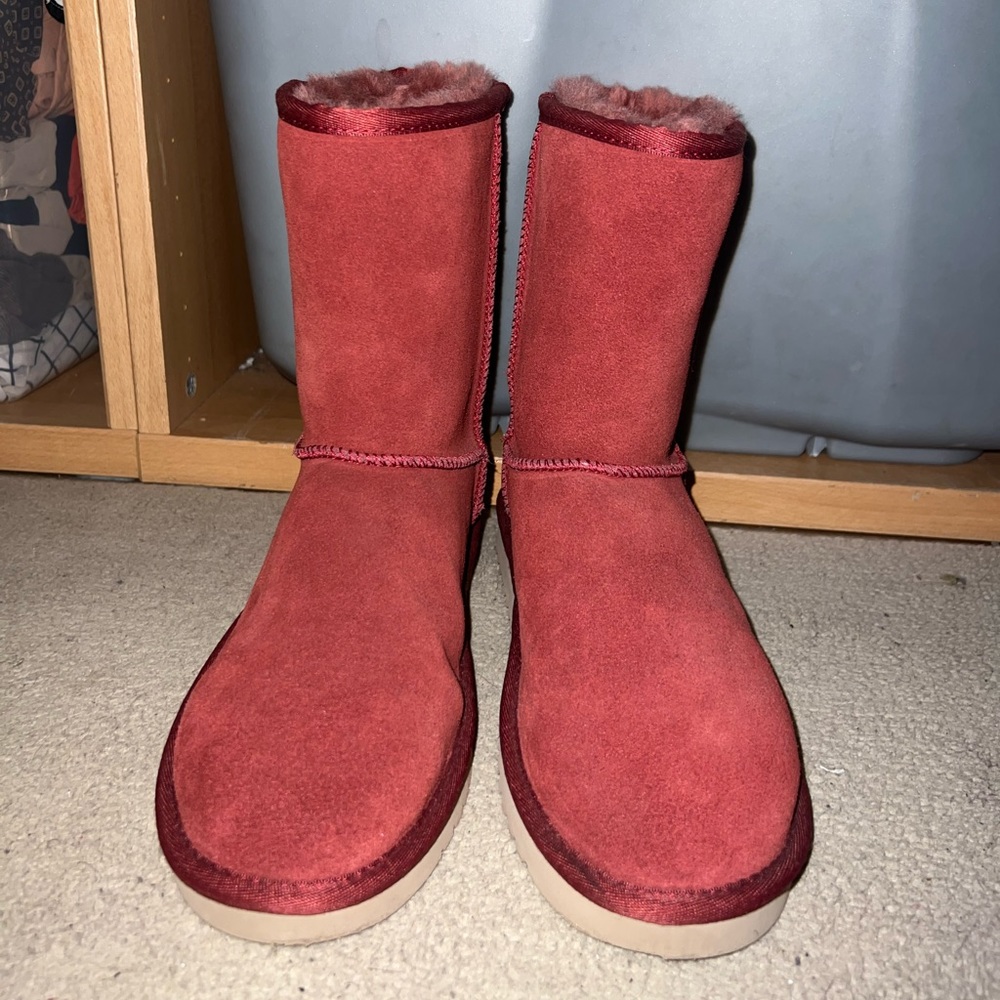 SOLD Women’s Koolaburra Boots